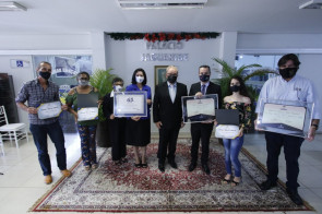 Câmara Municipal realiza entrega de homenagens a personalidades