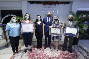 Câmara Municipal realiza entrega de homenagens a personalidades