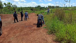 Mulher é encontrada morta com sinais de espancamento e facadas na antiga pedreira de Dourados