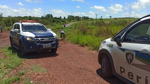 Mulher é encontrada morta com sinais de espancamento e facadas na antiga pedreira de Dourados