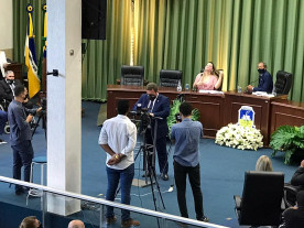 Vereadores eleitos e reeleitos tomam posse na Câmara Municipal de Dourados