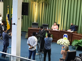 Vereadores eleitos e reeleitos tomam posse na Câmara Municipal de Dourados