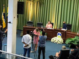 Vereadores eleitos e reeleitos tomam posse na Câmara Municipal de Dourados