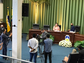 Vereadores eleitos e reeleitos tomam posse na Câmara Municipal de Dourados