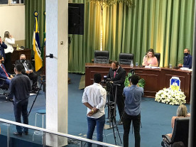Vereadores eleitos e reeleitos tomam posse na Câmara Municipal de Dourados