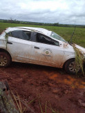 Carro capotou na manhã de hoje, enquanto procurava pela ambulância