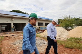 Marçal vistoria obra da Escola Avani Cargnelutti e destaca ritmo avançado