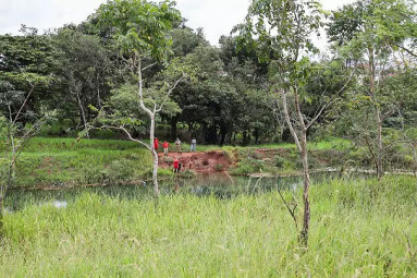 Adolescente de 17 anos morre afogado ao tentar atravessar lago