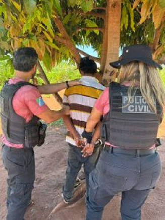 Autor já detido pelos policiais; Fotos: Divulgação/PC