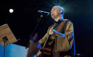 Celebração dos 90 anos da Catedral tem show de Frei Gilson na Vila São Pedro