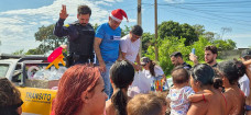 Marçal e Guarda Municipal entregam brinquedos da campanha “Sorrisos de Natal”