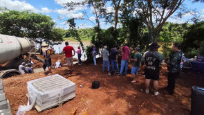 Pescadores constroem acesso público ao Rio Dourados às margens da BR-163