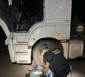 Homem é preso com 69 quilos de cocaína em caminhão com carga de minério