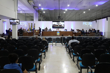 Câmara de Dourados aprova reajuste salarial de 5,4% para a educação municipal