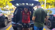 Venezuelano é preso usando o filho para vender drogas em frente a frigorífico