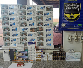 Motorista de caminhão baú é preso com R$ 40,2 mil em contrabando