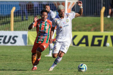 Naviraiense busca empate com CREC e se isola na liderança do Estadual