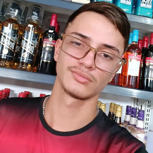 Motociclista morre no dia do aniversário após ser atingido por carro