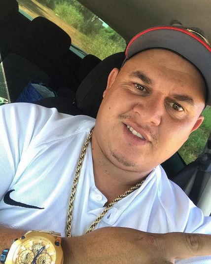 Motociclista de 37 anos morre após invadir pista contrária e bater em caminhão