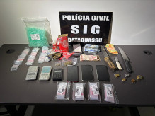 Polícia fecha “boca de fumo” e prende dupla responsável pelo local