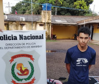 Ladrão se entrega à polícia ao ser flagrado furtando motocicleta em atacadista