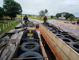 Carreteiros são presos com cargas de pneus avaliadas em R$ 1,2 milhão na MS-164