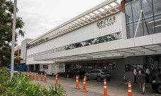 Bolsonaro mantém melhora clínica e laboratorial, mas segue em UTI