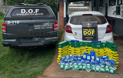 Homem é preso e adolescente apreendida com 122 quilos de drogas