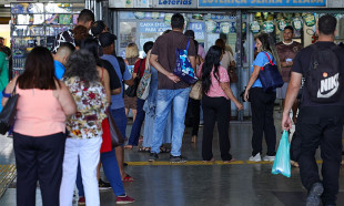 Mega-Sena acumula e prêmio principal vai para R$ 7,5 milhões