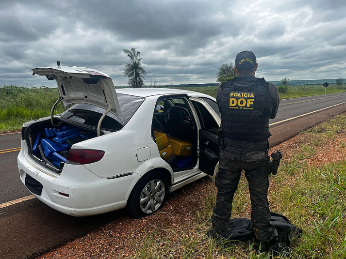Após perseguição, polícia prende traficante de 25 anos com 700 quilos de maconha