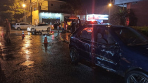 Colisão entre moto e carro mata mulher em Dourados