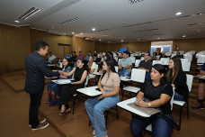 Prefeitura empossa profissionais e amplia estrutura da saúde e serviços públicos