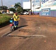 Prefeitura de Dourados está tapando buracos e recolhendo toneladas de lixo dos canteiros da cidade