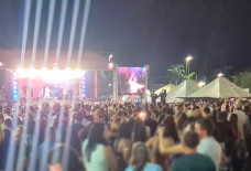 Homem é morto e jovem fica ferido durante disparos em festival gastronômico