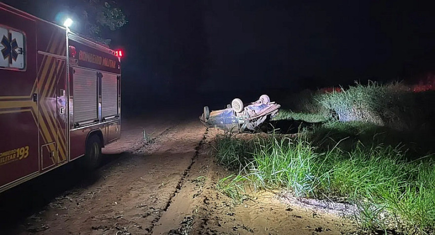 Passageiro morre após carro capotar em Nova Andradina