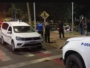 Jovem é morta e namorado fica em estado grave após ataque a tiros