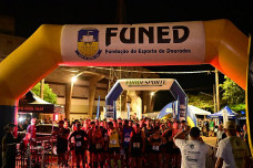 Corrida do Trabalhador reuniu esporte e lazer em edição noturna em Dourados