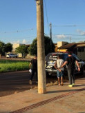 Autor sendo levado para dentro da viatura; Foto: Divulgação/PC