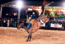 Começa nesta quinta-feira a 41ª Festa do Peão de Boiadeiro em Dourados