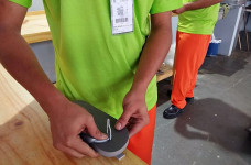 Penitenciária de Dourados produz chinelos para internos sem assistência familiar