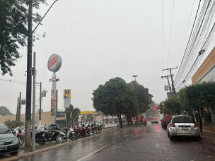 Inmet alerta para risco de tempestade, queda de granizo e ventos de 100 km/h