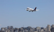 Depois do diesel, Petrobras reduz preço do querosene de aviação em 14,2%