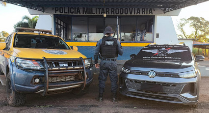 Casal é levado à delegacia ao ser abordado em Amambai com carro furtado no ES