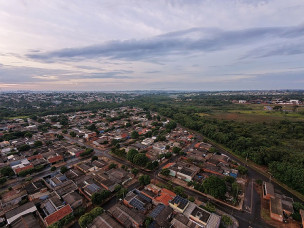 Dia começa com sol, mas previsão é de chuva à tarde e temporal à noite