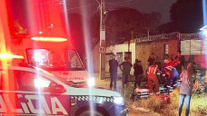 Mulher é esfaqueada mais de 8 vezes e 3 suspeitas são presas
