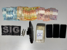 Trio é preso com crack e revólver em trabalho conjunto das polícias Civil e Militar