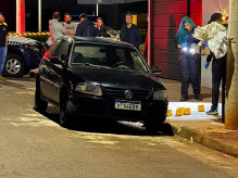 Homem é executado a tiros em carro e polícia investiga suposta emboscada
