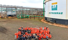Em Três Lagoas, Lula assina contratos para retomar obra em fábrica de fertilizantes