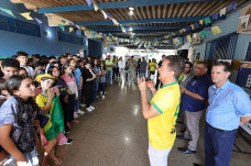 Alunos da Reme conhecem jogo digital para reforçar combate à dengue