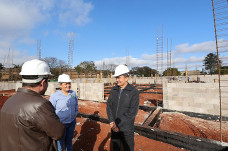 Marçal vistoria obra que vai transformar a saúde de Dourados